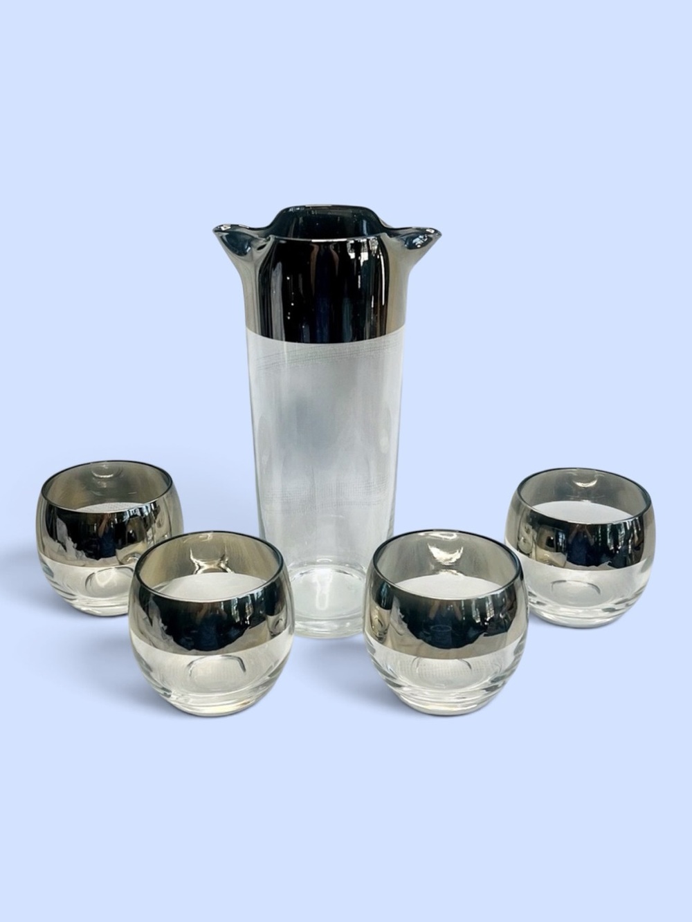 VTG Dorothy Thorpe Silver Overlay Roly Poly Cocktail Set Pitcher Four Glasses - Picture 4 of 8